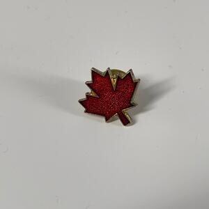 Canadian Maple leaf pin